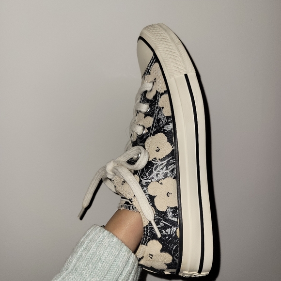 Converse x Andy Warhol Limited Edition, Flowers BW, women's size 6. Gently worn. - Picture 5 of 7